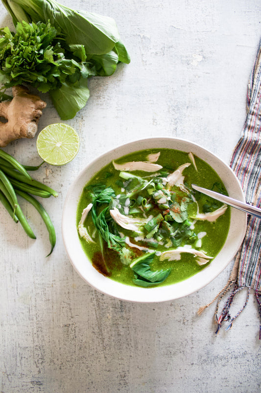 Green chicken nourishing soup
